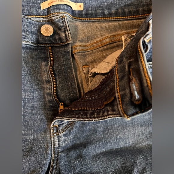 Levi's Blue Classic Straight Women's Jeans - Picture 2 of 12